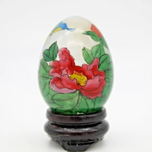 Mundgeblasenes Glas Ei umgekehrt bemalt Blumen & Schmetterlinge mit Holzständer Vintage  - Bild 1 von 6
