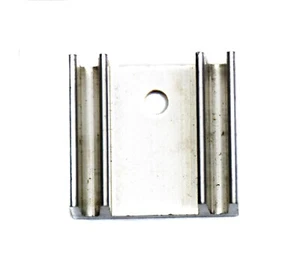 Dissipatore di calore in alluminio a transistor TO-220 10 pezzi * 22x15 mm LxP H=20 mm naturale * BK-003 - Foto 1 di 6