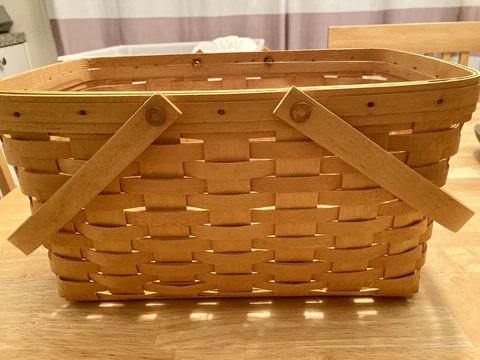 Excellent Condition 1998 Longaberger Basket with Liner. 14”L x 10” W x 8” D Cover