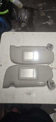 Parasoles Chevy Trailblazer GMC Envoy 2002-2009 con clips y luces para parasol Foto 1 de 4