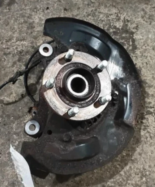 Conjunto de nudillo de husillo de conductor delantero izquierdo Forester 2002-2007 fabricante original Foto 1 de 4