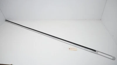 Camioneta Ford serie F 1973-1979 platón largo (8 ft) moldura de cabecera izquierda, fabricante de equipos originales. Foto 1 de 4