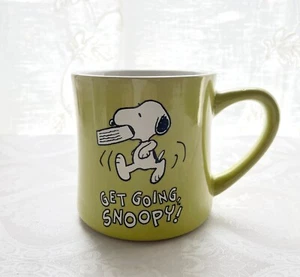 Taza Snoopy Taza Cacahuetes ¡PONTE EN MARCHA SNOOPY! Cerámica Amarilla Japón con Caja 340ml - Imagen 1 de 9