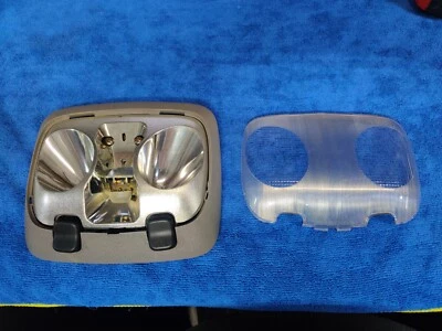 Ford DOME LIGHT doble lente gris claro corona Victoria Mustang Explorer 87-01 OEM Foto 1 de 4
