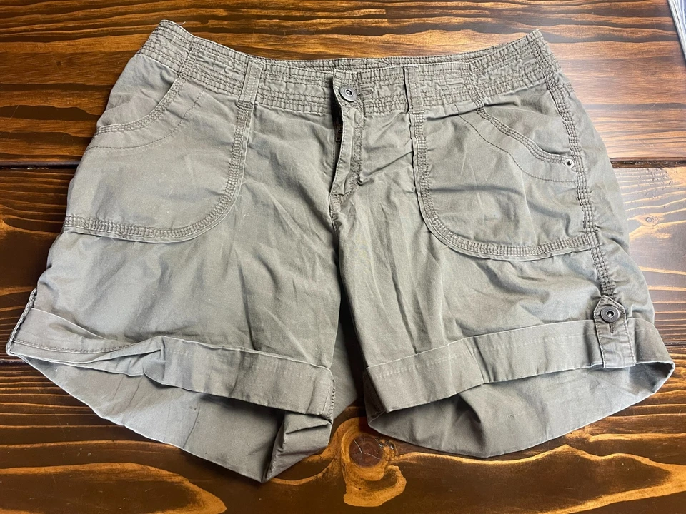 Pantalones Cortos INC International Concepts, Para Mujer Talla 6, Verde, Bolsillos Foto 1 de 4