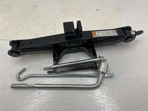 2017 Mazda CX-5 Jack Kit - Picture 1 of 12