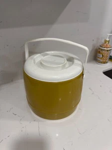 Deluxe 4 Quart Insulated Ice Bucket Bee Plastics USA BL536 Original Sticker - Picture 1 of 4