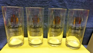 RARO 4 vasos altos de whisky escocés Ballantine’s Finest de colección - Imagen 1 de 4