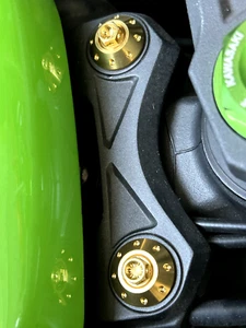 Kawasaki ZX6R 600 1995-1999 Réservoir à Carburant Attache Kit Boulons Titane Or - Picture 1 of 15