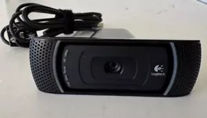 Logitech HD 1080p Webcam Widescreen Video Calling and Recording - Picture 1 of 3