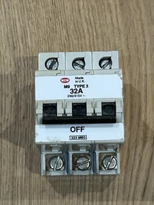 MEM Memshield 1 32 Amp Type 3 3 Phase Pole Circuit Breaker MCB 323MB3 Bill M9 - Picture 1 of 3