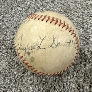 TAYLOR DOUTHIT Died 1986 PSA/DNA 1926 & 1931 ST. LOUIS CARDINALS SIGNED BASEBALL - Picture 1 of 5