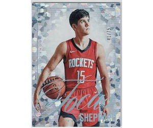 2024-25 Panini Photogenic Reed Sheppard #4 Diamond /75 Rookie Focus Rockets - Foto 1 di 2