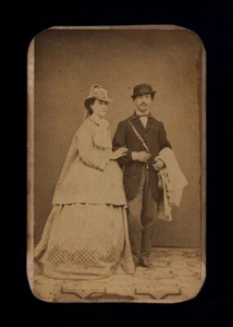 G fotografia d'epoca albumina COSTUMI,ABITI D'EPOCA d'aramengo-torino - Picture 1 of 2