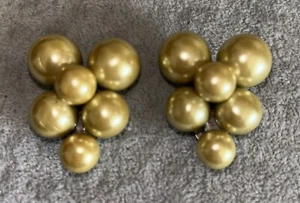 Antique Shoe / Dress / Scarf/ Fur Clips Faux Pearl Look - Picture 1 of 5