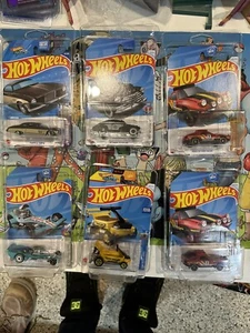 Hot Wheels Lot Of 6 All Different Regular Treasure Hunts ,Porche, W Protectors - Picture 1 of 7