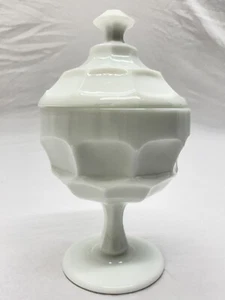 vintage white round milk glass pedestal bowl / Lid Candy dish compote - Picture 1 of 18