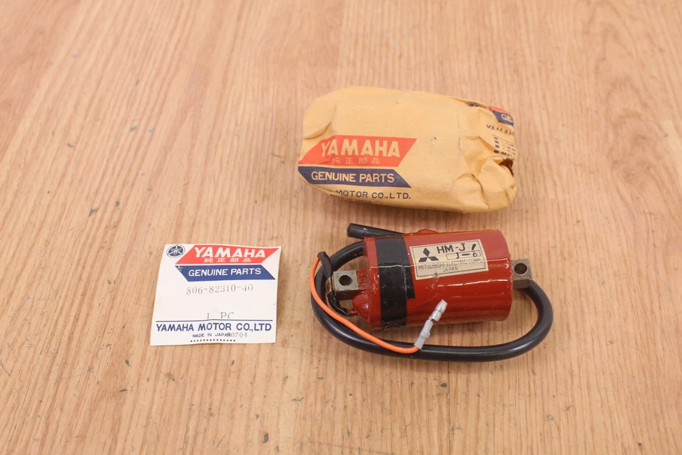 НОВАЯ ИЗ СТАРЫХ ЗАПАСОВ ОРИГИНАЛЬНАЯ КАТУШКА ЗАЖИГАНИЯ YAMAHA В СБОРЕ. SL338 SS338 SS396 SL396 GT80 PT#806-82310-40 - Изображение 1 из 4