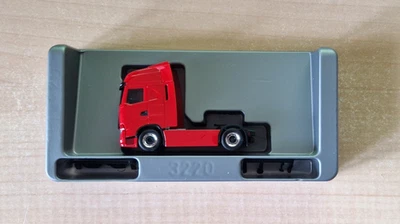 Herpa Exclusive 600561 IVECO S-WAY trattore stradale rosso 1:87 - Immagine 1 di 4