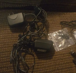 3 Ear Buds. 2 Chargers. - Zdjęcie 1 z 4