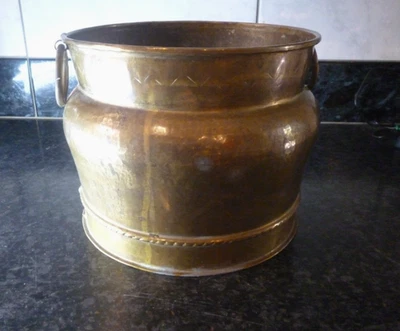 ANCIEN CHAUDRON EN CUIVRE MARTELE - Photo 1/4