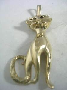 CAT PENDANT CHARM IN GOLD TONE BRASS WITH A HIGH POLISHED FINISH - Picture 1 of 8