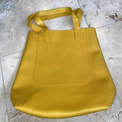 Bolso de Mano Amarillo, Grande, Saks Fifth Avenue, Detalle Cosido Superior, Excelente Foto 1 de 4