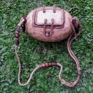 Unique Traditional Indonesian Bag of Fruit Maja (Aegle Marmelos) Large - Imagen 1 de 12