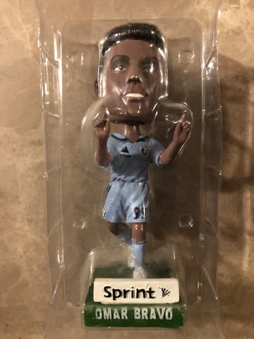 Chivas Del Guadalajara Sporting KC Omar Bravo Signed Bobblehead B Cover