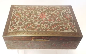 Floral geätzt Messing Holz gefüttert Schmuckschatulle Britisch Indien Antik 3-1/4" x 4-3/8" - Bild 1 von 24