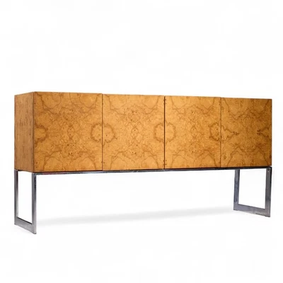 Milo Baughman para Thayer Coggin Mid Century Burlwood y Cromo Credenza Foto 1 de 4