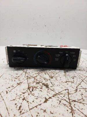 Interruptor selector de aire acondicionado usado se adapta a: Ford Taurus 1993 con aire acondicionado instalado de fábrica sin automóvil Foto 1 de 4