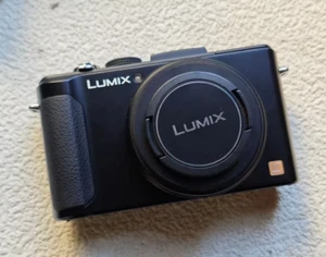 Panasonic DMC-LX7 10.1 MP Digital Camera with F1.4-2.3 24mm LEICA Lens -Stock - Picture 1 of 8