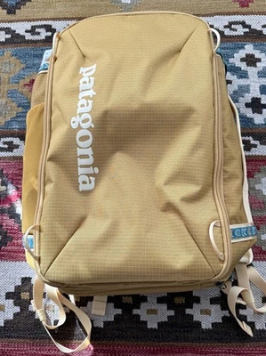 Patagonia Black Hole Mini MLC 30L Backpack Pufferfish Gold NWT - Image 1 of 4