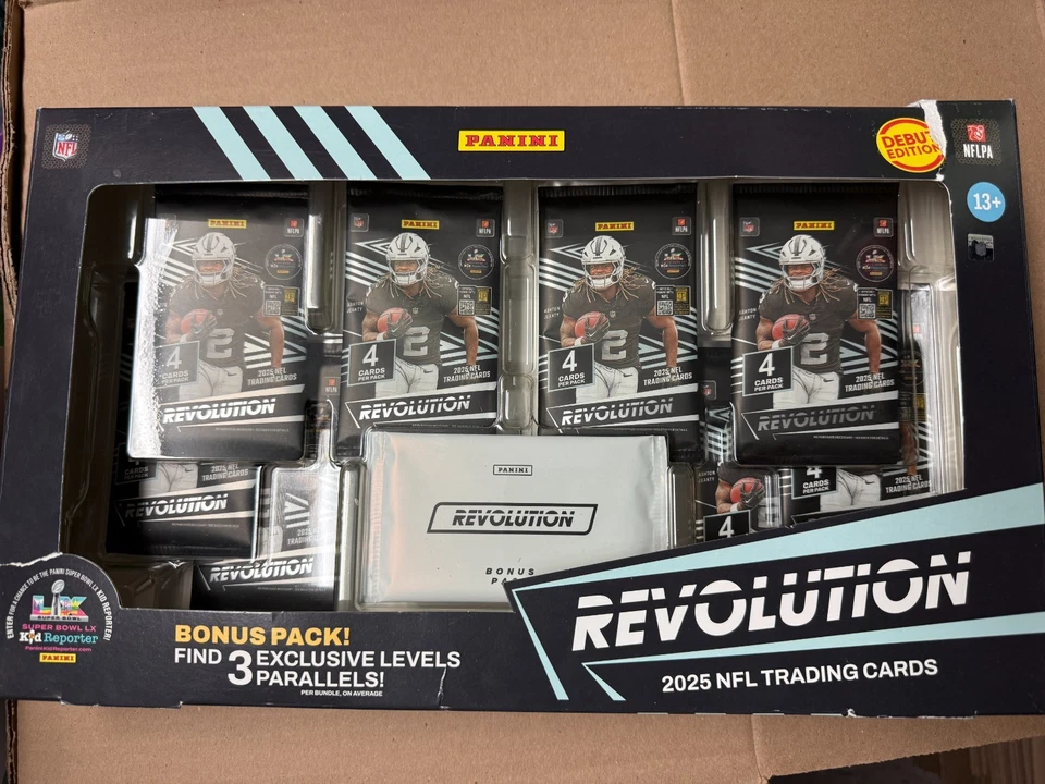2025 帕尼革命橄榄球首次亮相版捆绑出售物品盒 NFL 卡 - 未拆封 — 第 1/1 张图片