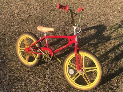 Bicicleta BMX Schwinn THRASHER MAG Old School 1983 - Completa con neumáticos OG Scrambler Foto 1 de 4