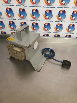 240V In-line RCD Unit for power tools bouncy castle (V) - Image 1 of 4