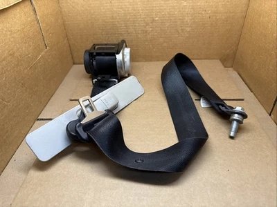 Cinturón de seguridad delantero izquierdo del lado del conductor Mitsubishi Mirage 2014-2024 retractor Foto 1 de 4