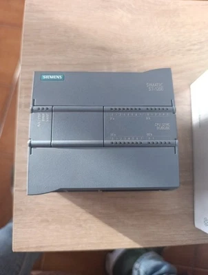 Siemens SIMATIC S7-1200 Compatta CPU 1214C 24V DC - Immagine 1 di 3