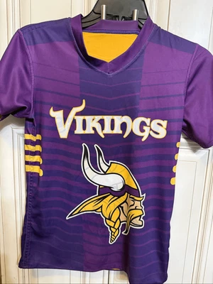 Camiseta reversible de fútbol americano con bandera de la NFL de los Minnesota Vikings púrpura talla pequeña para jóvenes Foto 1 de 4