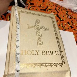 Holy Bible Immaculate Conception Edition - Picture 1 of 19