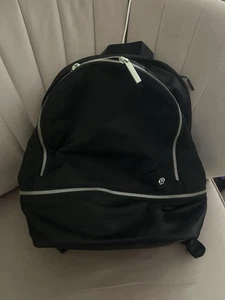Lululemon City Adventurer Rucksack schwarz EUC - Bild 1 von 5
