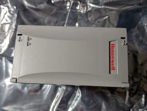 HONEYWELL HC900 CONTROLLER 900P01-0201 - Picture 1 of 2
