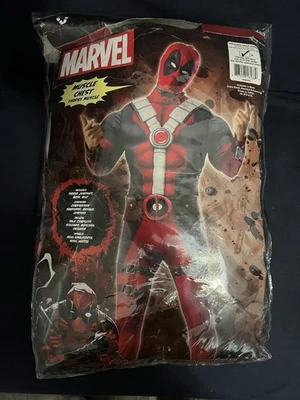 Костюм Marvel Deadpool для взрослых средний с подкладкой на груди, с маской и ремнем - Изображение 1 из 4