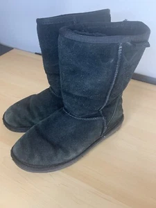 Minnetonka Black Leather Slip On Sheepskin Lined Round Toe Short Boots 7 - Picture 1 of 6