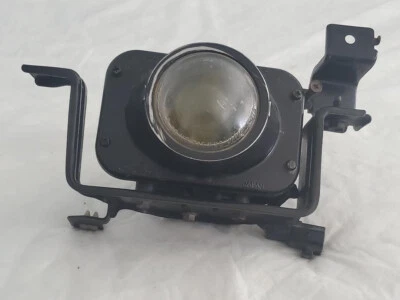 Farol/lâmpada de neblina Lexus ES300 1992-1996 (lado do passageiro) - Imagem 1 de 4