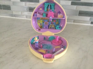 1994 VINTAGE POLLY POCKET NURSERY & PLAYGROUND PLAYSET WITH FIGURE - Picture 1 of 15