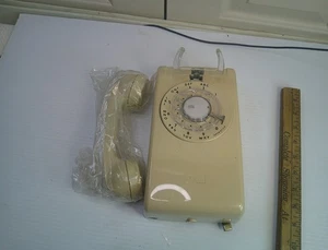 Vintage Rotary Wall Mount Phone nice decor - Picture 1 of 3