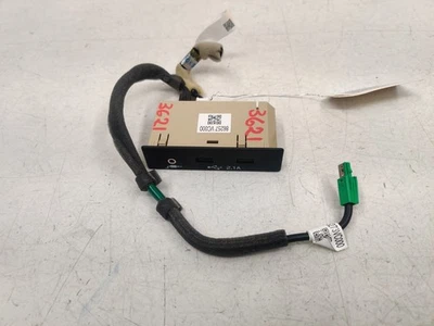 22-24 SUBARU WRX FRONT DASH AUXILIARY AUX USB JACK INPUT PORT, OEM LOT3621 - Image 1 of 4