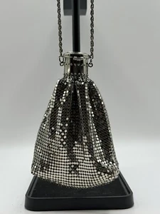 Vintage 1920s Style Expandable Silver Mesh Purse Beggars Bag - Picture 1 of 9